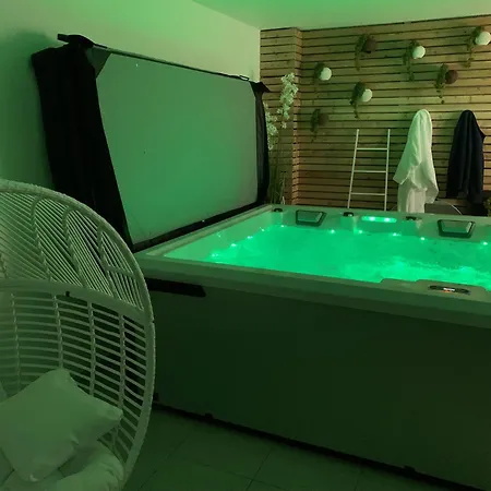 White House, Maison d'hôtes