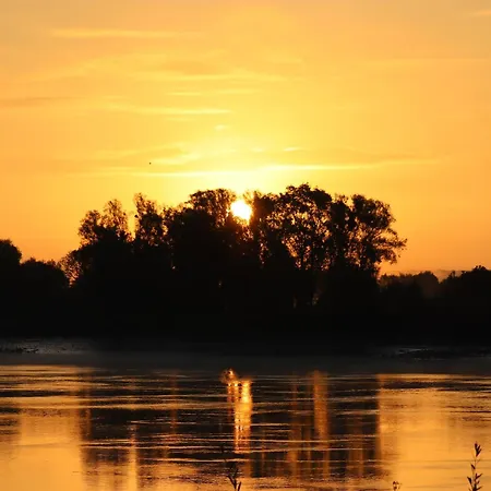 White House, Villequier